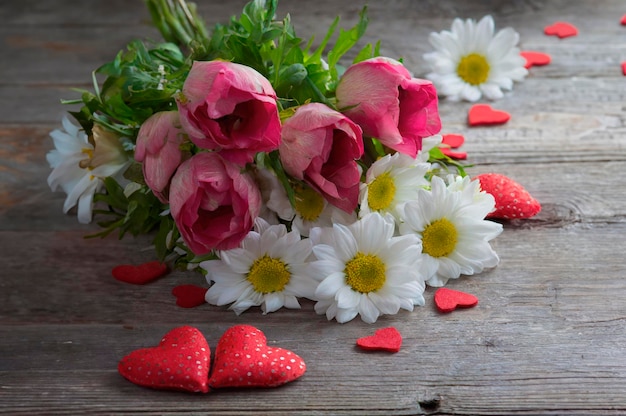 Flores y corazones en el día de San Valentin