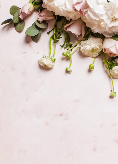 Flores elegantes para casamento com espaço de cópia