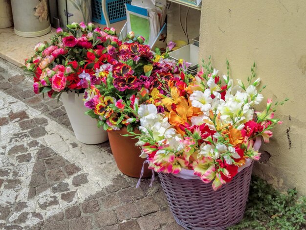 Flores en un mercado callejero