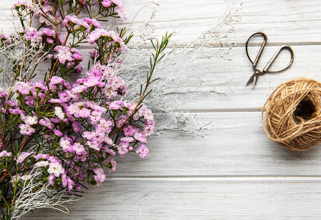 Florist Arbeitsbereich mit Blumen