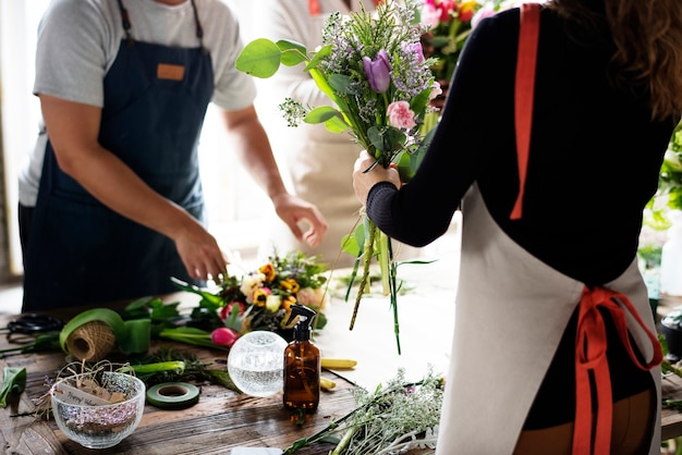 Florist Job Blumenarrangement und Dekoration