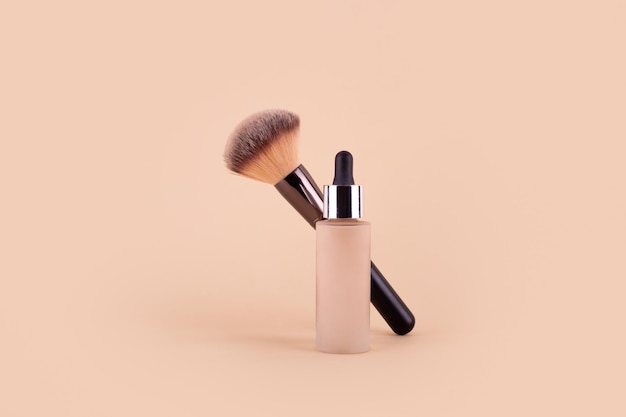 Flüssige Foundation-Creme ohne Markenzeichen Flasche Make-up-Pinsel Gesichtskorrektur flüssiger Concealer-Ton bb