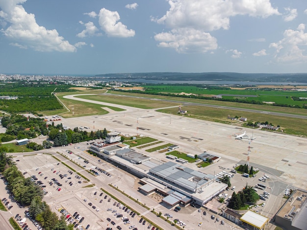 Flughafen mit Luftbild der Flugzeuge