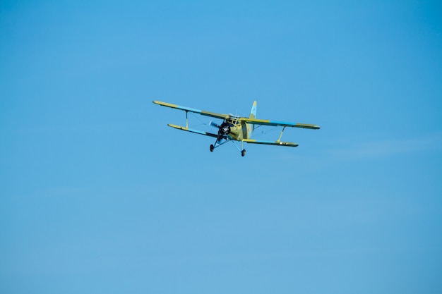 Flugzeug Antonov Hubschrauber