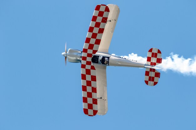 Flugzeug CASA Bucker Jungmann von der Bucker Patrol