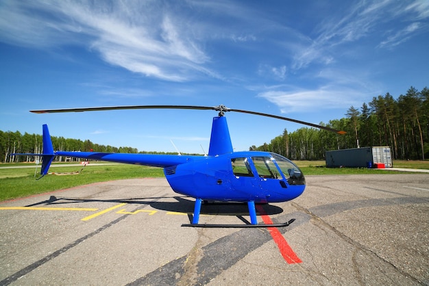 Flugzeug Kleiner blauer Hubschrauber