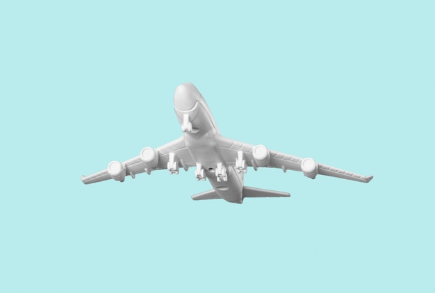 Flugzeug Spielzeug isoliert. Reisekonzept