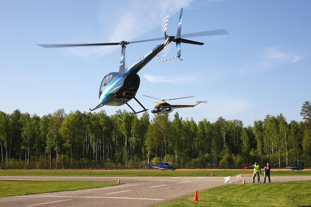 Flugzeuge Blue Robinson und Hubschrauber Mi2 Russian Sport Cup