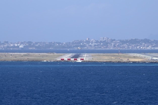 Flugzeuglandung in Nizza Flughafen Frankreich