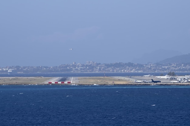 Flugzeuglandung in Nizza Flughafen Frankreich