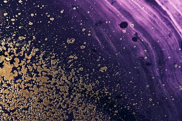 Fluid Art Partículas de ouro metálicas e ondas roxas pretas Fundo ou textura de efeito de mármore