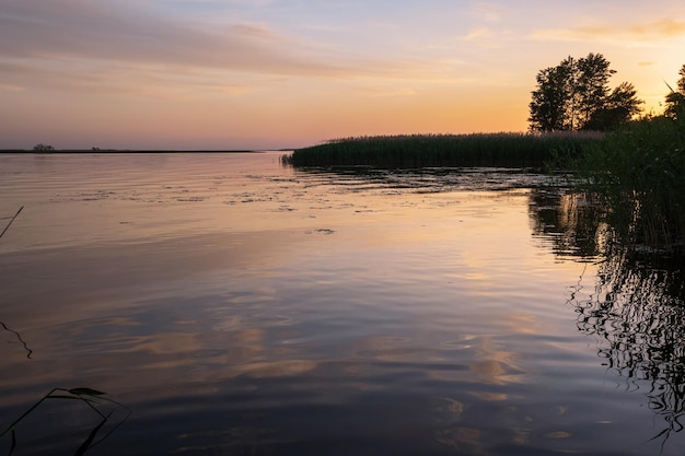 Fluss Dnipro Sommer Sonnenuntergang Dämmerung Landschaft Ukraine