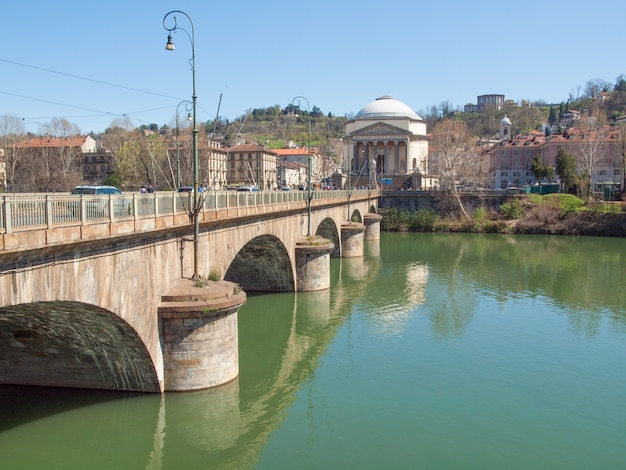 Fluss Po Turin