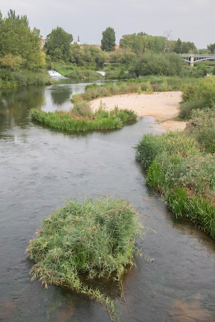 Fluss Tormes in Salamanca, Spanien