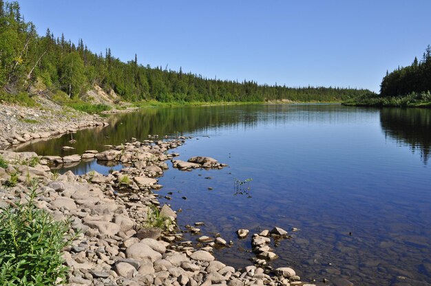 Flusslandschaft im Ural