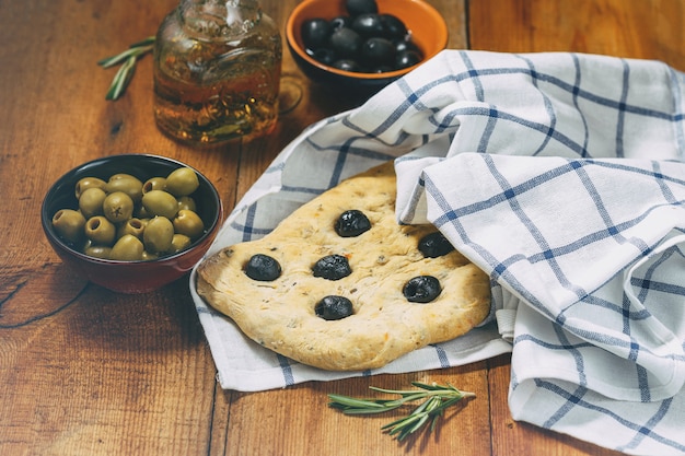 Focaccia con aceitunas