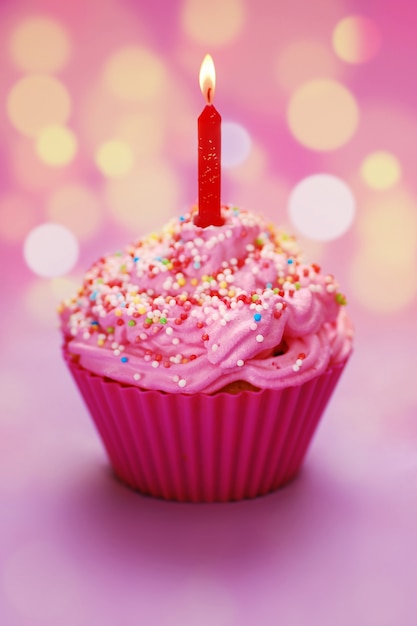 Foco seletivo de Cupcake de feliz aniversário