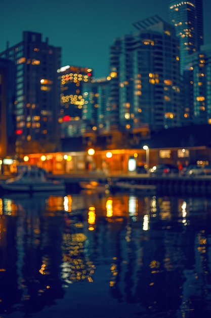 Foto foco suave borrado fundo vida urbana relaxante conceito de cais à beira do lago com barcos