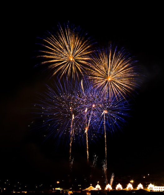 Fogos de artifício à noite