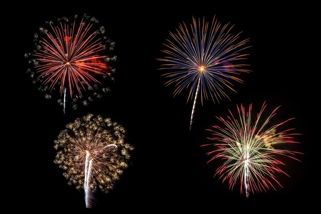 Fogos de artifício, incrível jogo de luz no céu