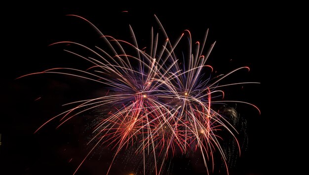 Foto fogos de artifício multicoloridos