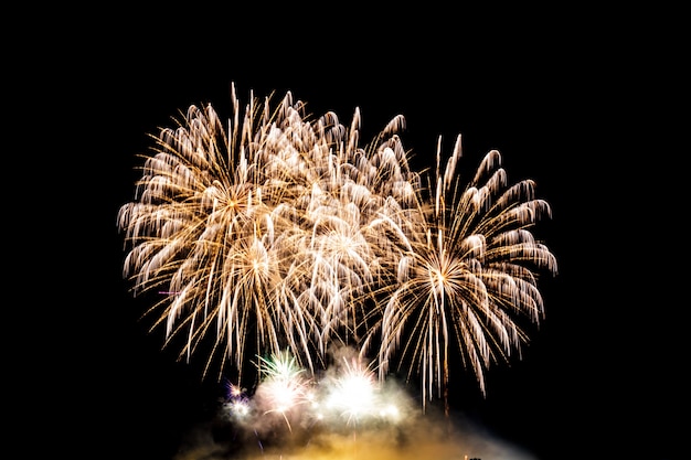 Fogos de artifício na véspera de ano novo