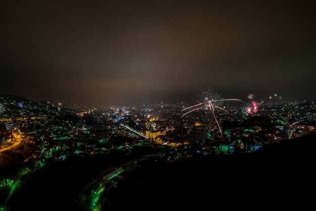 Fogos de artifício sobre Sarajevo