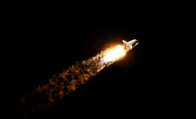 Foguete espacial com explosão e nuvens de fumaça contra o céu negro. Nave espacial decolar em fundo preto. Missão espacial, conceito.