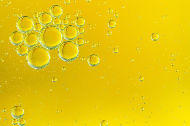 Fondo abstracto de aceite de burbuja amarillo bubblesgolden amarillo macro