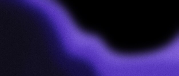 Fondo abstracto con forma de gradiente púrpura en fondo negro textura granulada ruido grunge