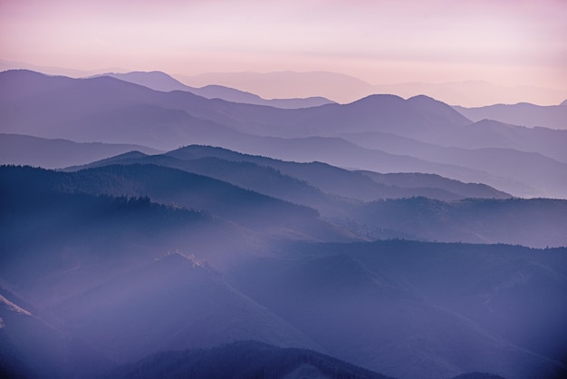 Fondo abstracto de la montaña