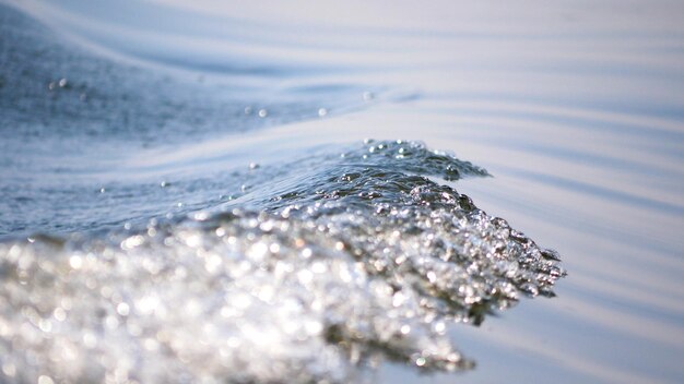 Fondo abstracto y textura de la ola de agua en movimiento