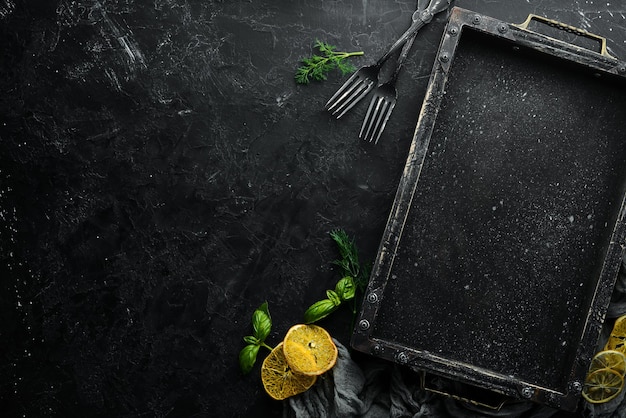 Fondo de alimentos de piedra negra Ingredientes de cocina Vista superior Espacio libre para el texto