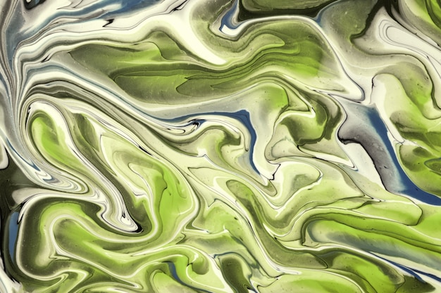 Fondo de arte fluido abstracto colores verde claro y blanco. Mármol líquido. Cuadro acrílico sobre lienzo con líneas oliva y degradado. Telón de fondo de tinta de alcohol con patrón ondulado de color caqui.