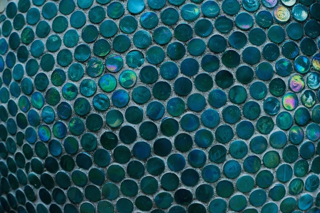 Fondo azul áspero de la pared del azulejo de mosaico