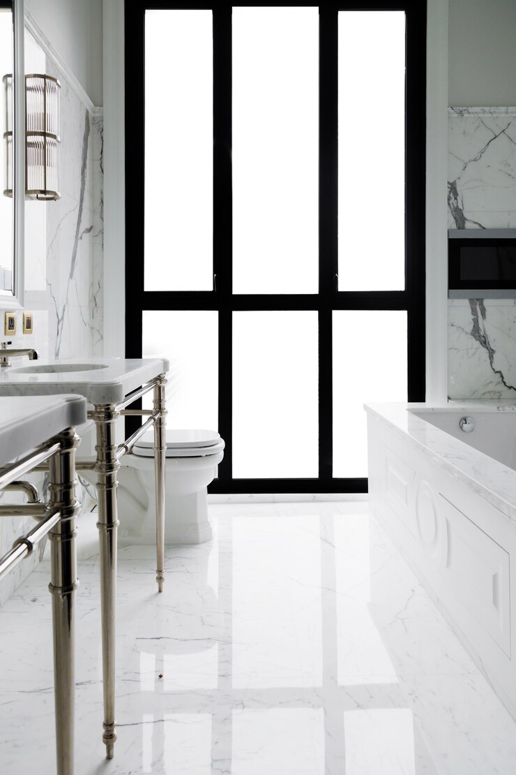 Fondo de baño blanco con acabado de mármol Concepto de diseño de baño de lujo