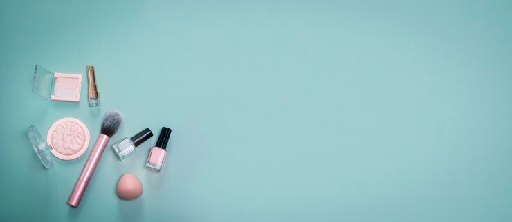 Foto fondo de belleza con productos de maquillaje cosmético facial espacio libre para espacio de copia de texto