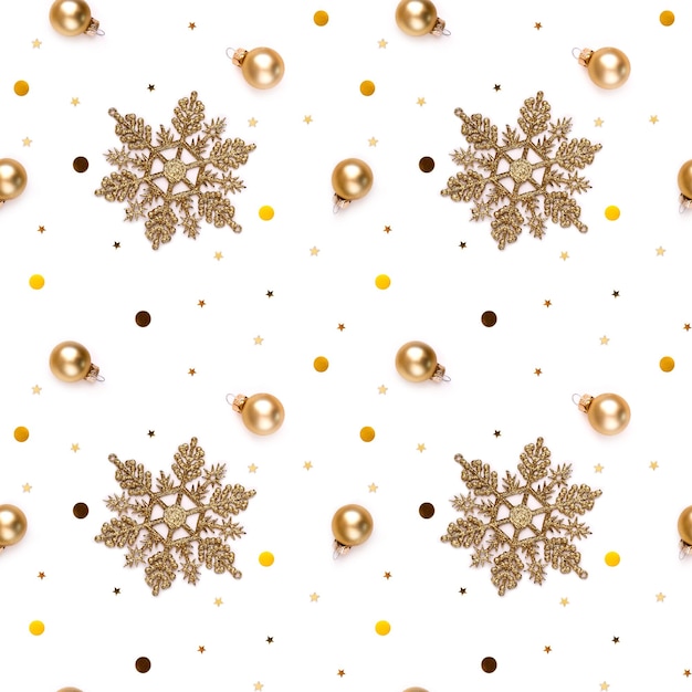 Fondo blanco transparente de Nochevieja con copos de nieve dorados, bolas decorativas, estrellas brillantes y confeti brillante