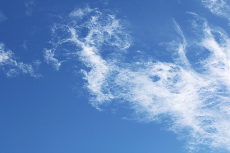 fondo de cielo azul con pequeñas nubes Dhaka Bangladesh