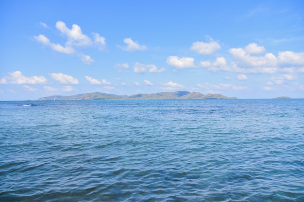 Fondo de cielo azul vista mar