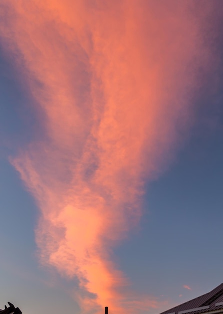 Fondo de cielo de puesta de sol brillante