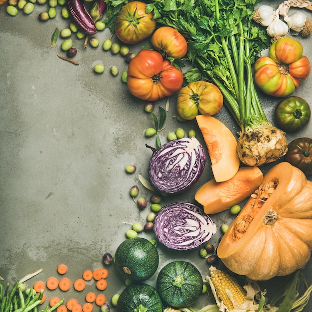 Fondo de cocina de comida de otoño vegetariana saludable con verduras