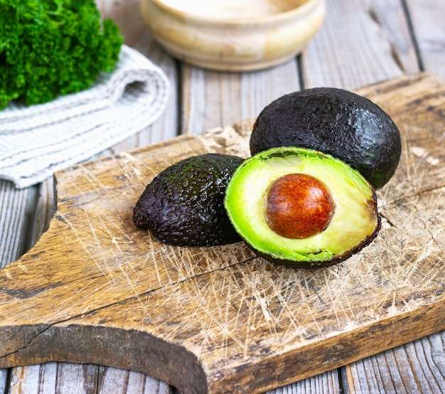 Foto fondo de comida con aguacate orgánico fresco.