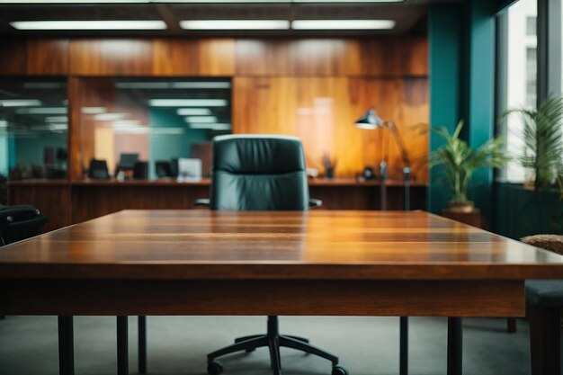 Fondo desenfocado de oficina con frente de mesa de madera