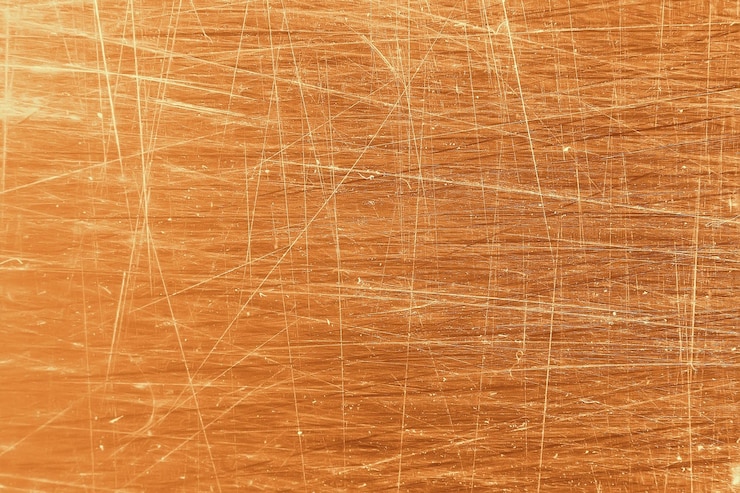 Foto fondo dorado rayado textura en blanco / fondo metálico abstracto antiguo muro vintage