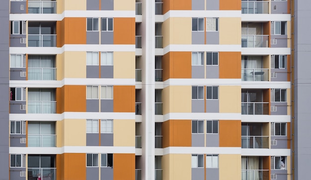 Fondo de edificios amarillos y naranjas