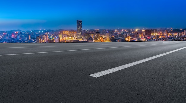 Fondo de edificios de carreteras y ciudades.