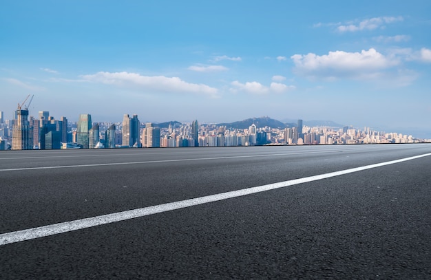 Fondo de edificios de carreteras y ciudades.