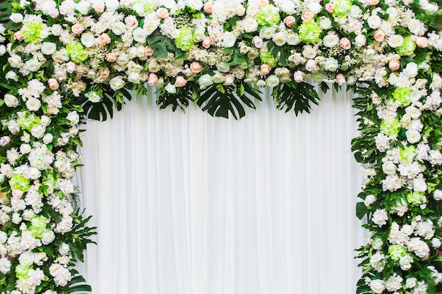 Fondo de flores hermosas para la escena de la boda