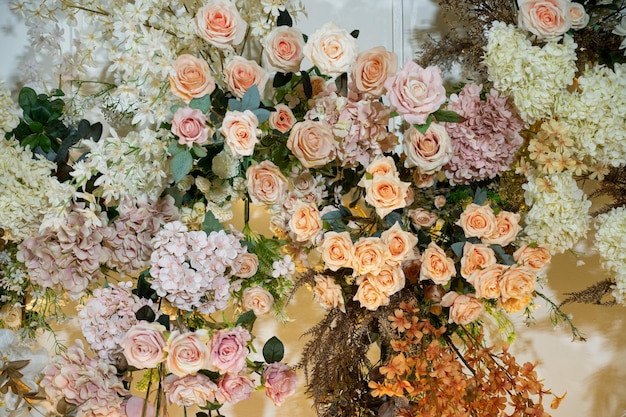 El fondo de flores hermosas la naturaleza colorida
